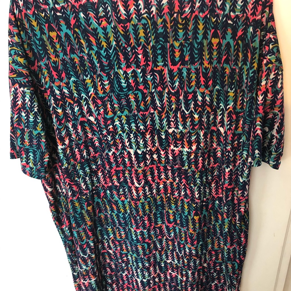 NWOT Lularoe Irma Hi Low top - Picture 7 of 11
